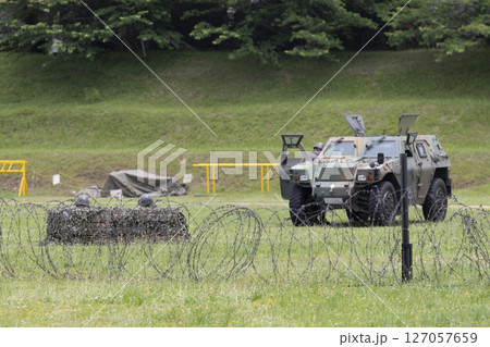 蛇腹鉄条網 127057659