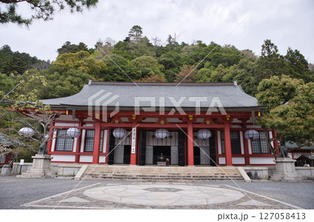 鞍馬寺 本殿金堂と金剛床(こんごうしょう)1 鞍馬寺 本殿金堂と金剛床(こんごうしょう)1 127058413