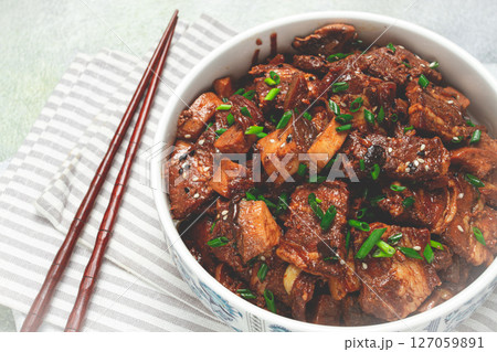 bulgogi, with mushrooms, with sesame seeds and green onions, Korean cuisine, homemade, no people, bulgogi, with mushrooms, with sesame seeds and green onions, Korean cuisine, homemade, no people, 127059891