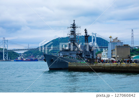 関門橋と護衛艦　さわぎり　157 127060842