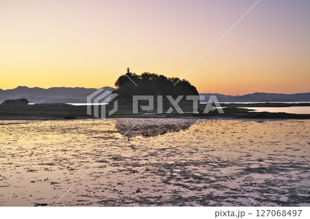 【天神崎 (早朝)】 和歌山県田辺市天神崎 【天神崎 (早朝)】 和歌山県田辺市天神崎 127068497