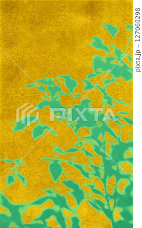 リアルな葉っぱを金箔に描いた、和風のシルエットアート 127069298