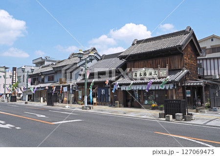 蔵の街大通りの蔵造りの建物【栃木県栃木市】 127069475