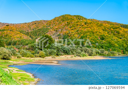 福島 紅葉の桧原湖 福島 紅葉の桧原湖 127069594