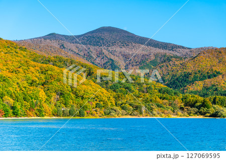 福島 紅葉の桧原湖 福島 紅葉の桧原湖 127069595
