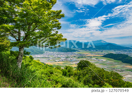 賤ヶ岳山頂からの展望　滋賀県長浜市 127070549