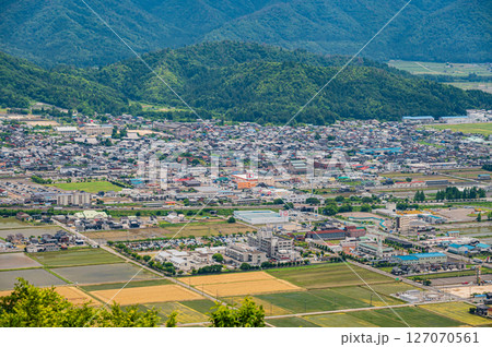 賤ヶ岳山頂から木之本駅方面の展望　滋賀県長浜市 127070561