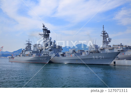 【広島県】晴天下のアレイからすこじま(海上自衛隊 艦隊) 【広島県】晴天下のアレイからすこじま(海上自衛隊 艦隊) 127071311