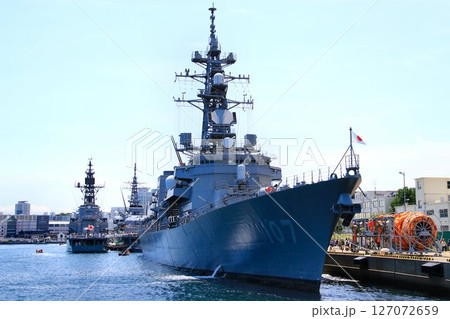 軍港『横須賀』に接岸・停泊する… DD-107護衛艦『いかづち』 127072659