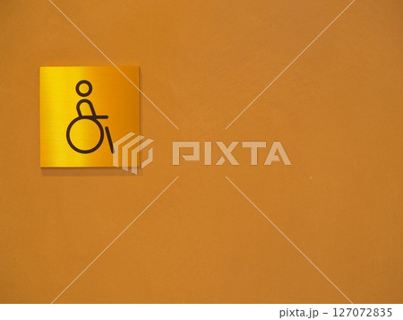 多目的トイレのマーク（オシャレ） 127072835