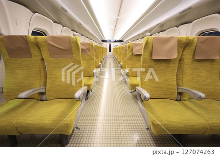 【JR九州】N700S8000番台「かもめ」の車内〜自由席〜(西九州新幹線) 【JR九州】N700S8000番台「かもめ」の車内〜自由席〜(西九州新幹線) 127074263