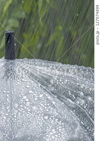 梅雨・激しく降る雨のイメージ 127074899