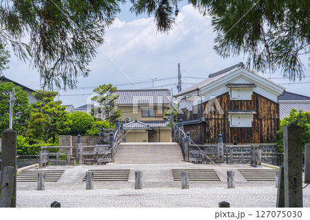 京都　八幡市　放生川に架かる安居橋 127075030