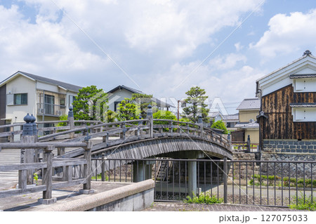京都　八幡市　放生川に架かる安居橋 127075033