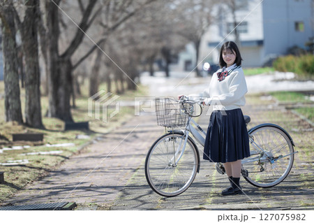 自転車と学生 自転車と学生 127075982