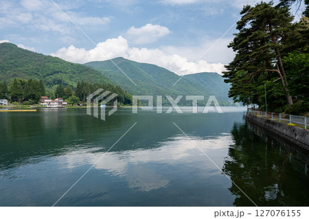 湖畔のキャンプ場 長野県大町市 中綱湖 湖畔のキャンプ場 長野県大町市 中綱湖 127076155