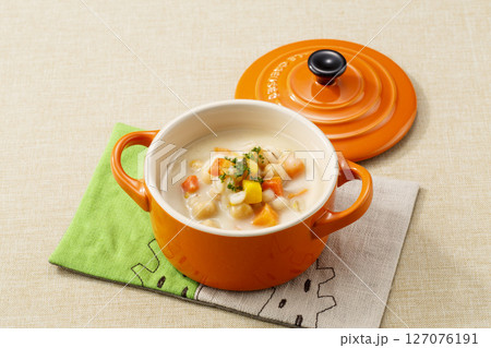 豆と野菜のクリームスープ 豆と野菜のクリームスープ 127076191