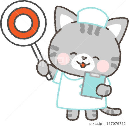 丸印の札を持ったサバトラネコの看護師 127076732