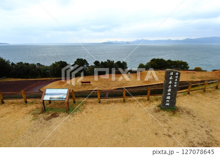日本本土最西端 神崎鼻公園と沖合の黒島、伊島(長崎県佐世保市) 日本本土最西端 神崎鼻公園と沖合の黒島、伊島(長崎県佐世保市) 127078645