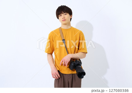 男性カメラマンのイメージ 男性カメラマンのイメージ 127080386