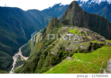 南米ペルーのマチュピチュ遺跡 127080480
