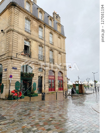 ボルドーの街並み | BORDEAUX 127081194