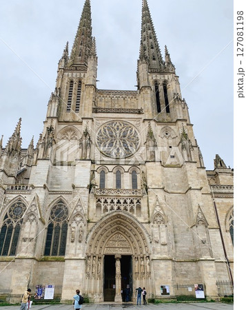 ボルドーの街並み | BORDEAUX 127081198