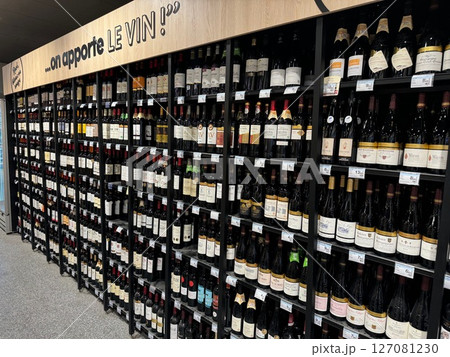 ボルドーの酒屋 | BORDEAUX 127081230