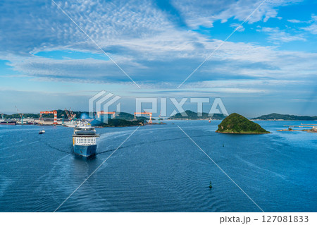 長崎港客船入港(Spectrum of the Seas)女神大橋から【長崎市】 長崎港客船入港(Spectrum of the Seas)女神大橋から【長崎市】 127081833