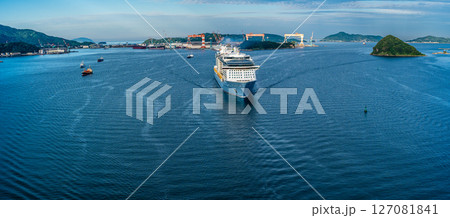 長崎港客船入港(Spectrum of the Seas)女神大橋から パノラマ【長崎市】 長崎港客船入港(Spectrum of the Seas)女神大橋から パノラマ【長崎市】 127081841