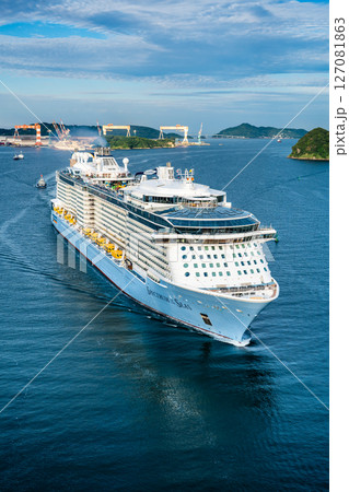 長崎港客船入港(Spectrum of the Seas)女神大橋から【長崎市】 長崎港客船入港(Spectrum of the Seas)女神大橋から【長崎市】 127081863