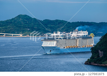 長崎港客船入港(Spectrum of the Seas)女神大橋から【長崎市】 長崎港客船入港(Spectrum of the Seas)女神大橋から【長崎市】 127081873
