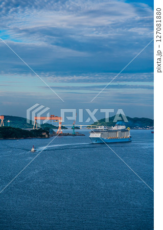 長崎港客船入港(Spectrum of the Seas)女神大橋から【長崎市】 長崎港客船入港(Spectrum of the Seas)女神大橋から【長崎市】 127081880