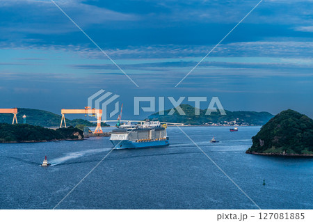 長崎港客船入港(Spectrum of the Seas)女神大橋から【長崎市】 長崎港客船入港(Spectrum of the Seas)女神大橋から【長崎市】 127081885
