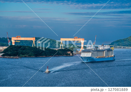 長崎港客船入港(Spectrum of the Seas)女神大橋から【長崎市】 長崎港客船入港(Spectrum of the Seas)女神大橋から【長崎市】 127081889