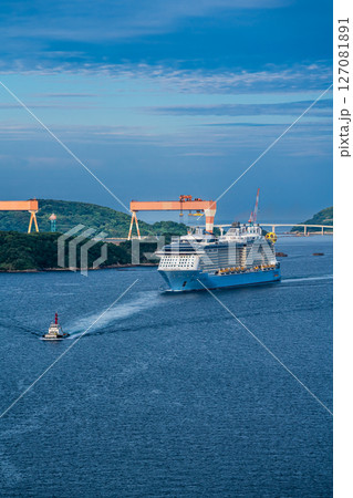 長崎港客船入港(Spectrum of the Seas)女神大橋から【長崎市】 長崎港客船入港(Spectrum of the Seas)女神大橋から【長崎市】 127081891