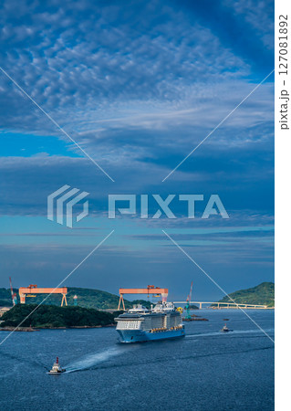 長崎港客船入港(Spectrum of the Seas)女神大橋から【長崎市】 長崎港客船入港(Spectrum of the Seas)女神大橋から【長崎市】 127081892