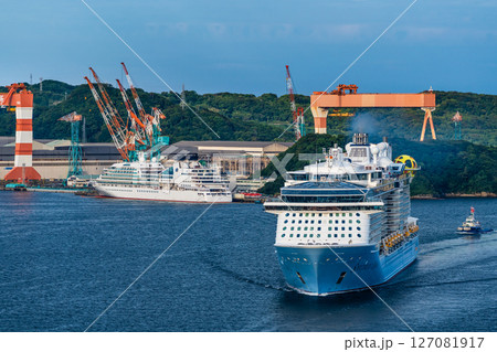 長崎港客船入港（Spectrum of the Seas）女神大橋から【長崎市】 127081917