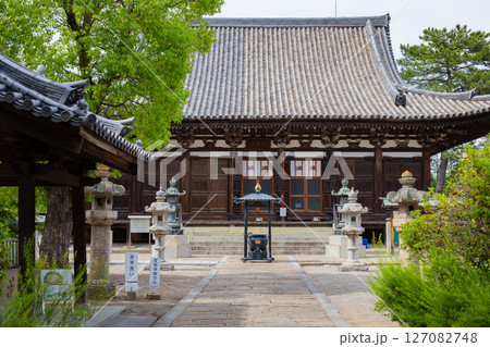 兵庫県加古川市にある刀田山鶴林寺の本堂 127082748