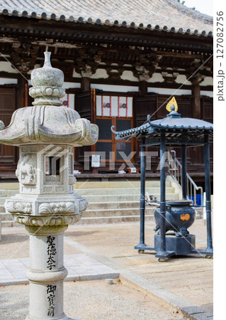 兵庫県加古川市にある刀田山鶴林寺の本堂 127082756
