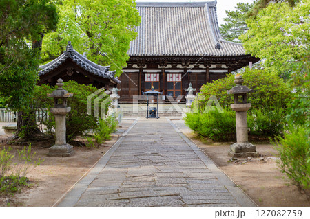 兵庫県加古川市にある刀田山鶴林寺の本堂 兵庫県加古川市にある刀田山鶴林寺の本堂 127082759