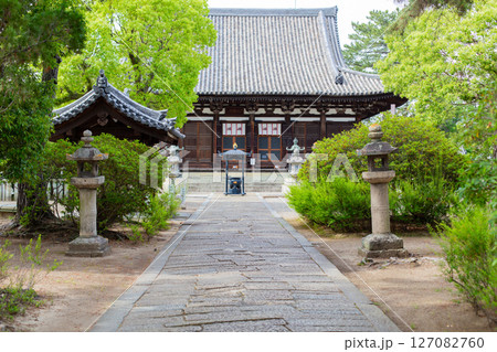 兵庫県加古川市にある刀田山鶴林寺の本堂 兵庫県加古川市にある刀田山鶴林寺の本堂 127082760