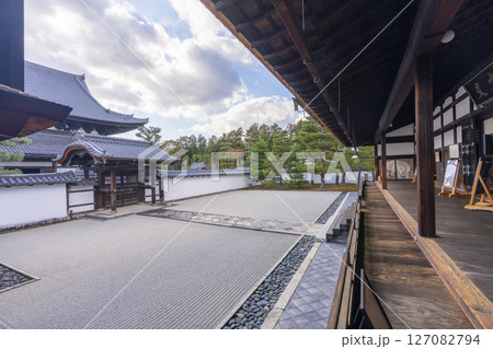 京都　相国寺　方丈前庭　 127082794