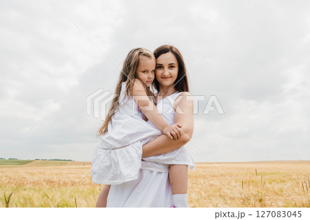 Fields of barley and beautiful girls 127083045