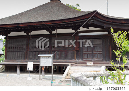 兵庫県加古川市にある刀田山鶴林寺の太子堂 127083563