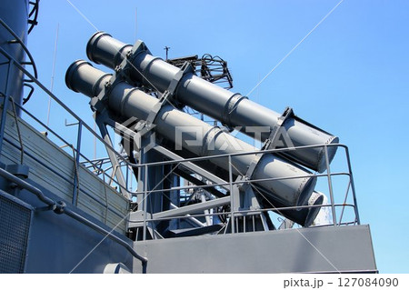 練習艦『しまかぜ』に搭載される… ハープーンSSM 4連装発射筒 127084090
