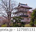満開の桜と松前城 127085131