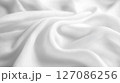 白い布の柔らかな質感とドレープ背景 127086256