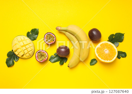 Concept of delicious and tasty exotic and tropical fruit 127087640