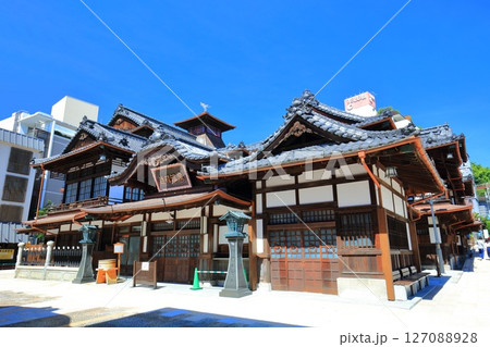 【愛媛県】リニューアルした道後温泉本館 【愛媛県】リニューアルした道後温泉本館 127088928
